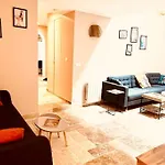 Stylish Loft Paris 17- 3 Bdrs - 2 Bathrs - 7 Pers